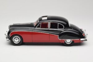 Jaguar Mk VIII Zwart & Donkerrood BoS Models 1:18 BOS408 Hars — afbeelding 3 van 6