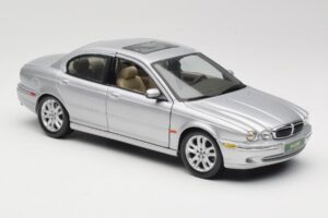 Jaguar X-Type Zilver Maisto 1:18 7271328 Metaal — afbeelding 6 van 8