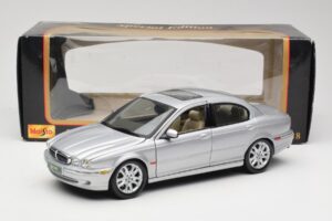Jaguar X-Type Zilver Maisto 1:18 7271328 Metaal — afbeelding 8 van 8