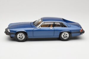 Jaguar XJ-S Blauw Road Signature 1:18 92658 Metaal — afbeelding 4 van 8