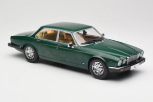 Jaguar XJ Series III Donkergroen MCG 1:18 MCG18175 Metaal — afbeelding 4 van 6
