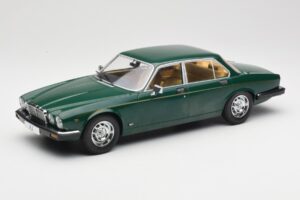 Jaguar XJ Series III Donkergroen MCG 1:18 MCG18175 Metaal