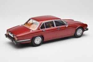Jaguar XJ Series III Metallic Dark Red MCG 1:18 MCG18176 Metaal — afbeelding 2 van 6