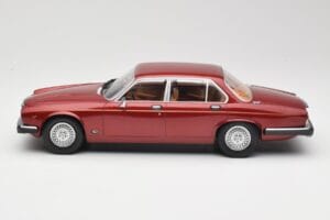 Jaguar XJ Series III Metallic Dark Red MCG 1:18 MCG18176 Metaal — afbeelding 3 van 6