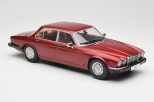 Jaguar XJ Series III Metallic Dark Red MCG 1:18 MCG18176 Metaal — afbeelding 4 van 6