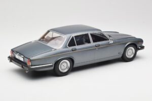 Jaguar XJ Series III Metallic Grey MCG 1:18 MCG18177 Metaal — afbeelding 2 van 6