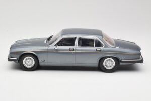 Jaguar XJ Series III Metallic Grey MCG 1:18 MCG18177 Metaal — afbeelding 3 van 6