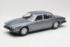 Jaguar XJ Series III Metallic Grey MCG 1:18 MCG18177 Metaal