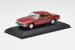 Jaguar XJ12 Coupe Regency Rood Minichamps 1:43 400130461 Metaal — afbeelding 2 van 4