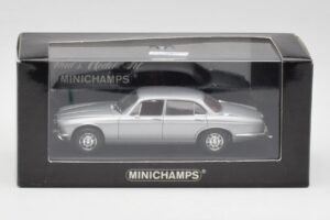 Jaguar XJ12 Series II Zilver Minichamps 1:43 400130401 Metaal — afbeelding 4 van 4