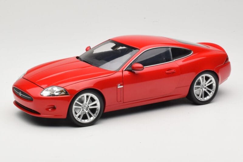 Jaguar XK X150 Rood Minichamps 1:18 150130503 Metaal