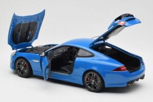 Jaguar XKR-S X150 French Racing Blauw AUTOart 1:18 73641 Metaal — afbeelding 5 van 8