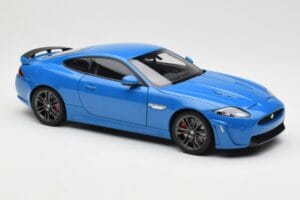 Jaguar XKR-S X150 French Racing Blauw AUTOart 1:18 73641 Metaal — afbeelding 6 van 8