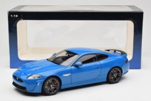 Jaguar XKR-S X150 French Racing Blauw AUTOart 1:18 73641 Metaal — afbeelding 8 van 8