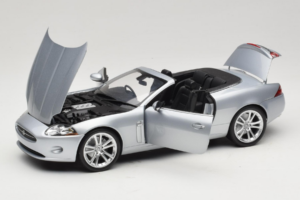 Jaguar XK X150 Cabriolet Zilver Minichamps 1:18 150130531 Metaal — afbeelding 2 van 8