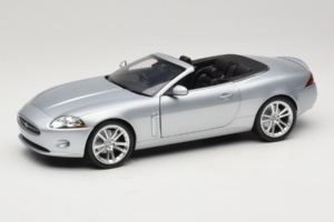 Jaguar XK X150 Cabriolet Zilver Minichamps 1:18 150130531 Metaal