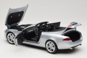 Jaguar XK X150 Cabriolet Zilver Minichamps 1:18 150130531 Metaal — afbeelding 5 van 8