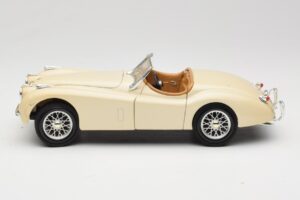 Jaguar XK120 Wit Eduscho 1:18 7482-1HTH Metaal — afbeelding 4 van 8