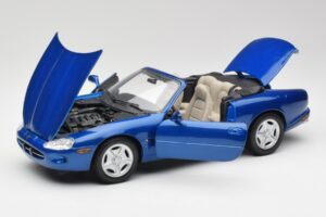 Jaguar XK8 X100 Cabriolet Azure Blauw Maisto 1:18 50286 Metaal — afbeelding 2 van 8