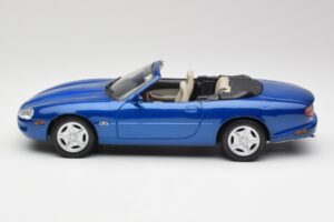 Jaguar XK8 X100 Cabriolet Azure Blauw Maisto 1:18 50286 Metaal — afbeelding 4 van 8