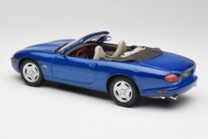 Jaguar XK8 X100 Cabriolet Azure Blauw Maisto 1:18 50286 Metaal — afbeelding 7 van 8