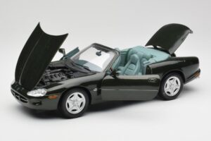 Jaguar XK8 X100 Cabriolet British Racing Groen Maisto 1:18 50285 Metaal — afbeelding 2 van 8