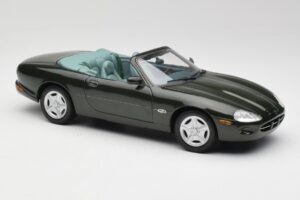 Jaguar XK8 X100 Cabriolet British Racing Groen Maisto 1:18 50285 Metaal — afbeelding 6 van 8