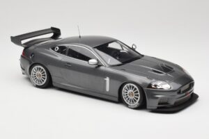 Jaguar XKR GT3 Grey Metallic Minichamps 1:18 150081390 Metaal — afbeelding 4 van 6