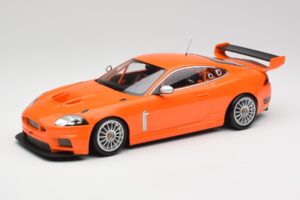 Jaguar XKR GT3 Racing Orange Minichamps 1:18 150081391 Metaal