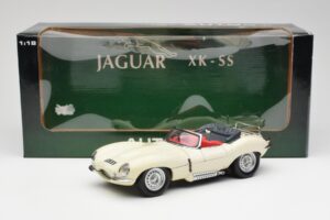 Jaguar XKSS Crème AUTOart 1:18 73512 Metaal — afbeelding 8 van 8