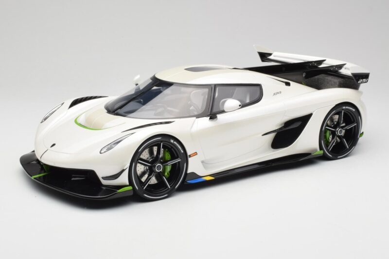 Koenigsegg Jesko Attack Crystal White Pearl GT Spirit 1:12 GT501 Hars