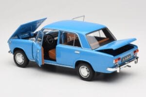 Lada 1200 2101 Blauw IXO 1:18 18CMC204OP Metaal — afbeelding 5 van 8