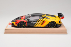 Lamborghini Aventador Liberty Walk Infinite Zwart Geel Timothy & Pierre 1:18 REMC035 Metaal
