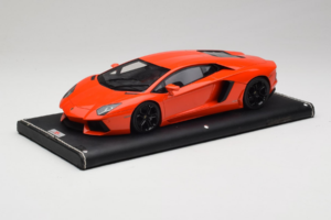 Lamborghini Aventador Oranje MR Collection 1:18 LAMB064 Hars — afbeelding 2 van 6
