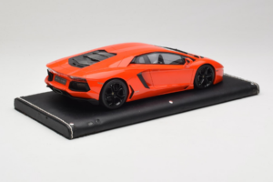 Lamborghini Aventador Oranje MR Collection 1:18 LAMB064 Hars — afbeelding 3 van 6