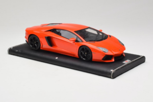 Lamborghini Aventador Oranje MR Collection 1:18 LAMB064 Hars — afbeelding 4 van 6