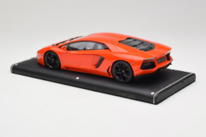 Lamborghini Aventador Oranje MR Collection 1:18 LAMB064 Hars — afbeelding 5 van 6