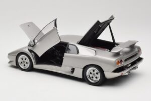Lamborghini Diablo Zilver AUTOart 1:18 70071 Metaal — afbeelding 5 van 8