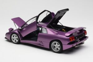 Lamborghini Diablo SE30 Jota Metallic Paars AUTOart 1:18 79142 Composiet — afbeelding 5 van 8