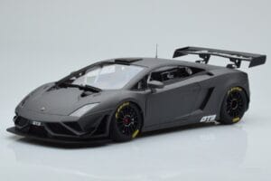 Lamborghini Gallardo GT3 FL2 Donkergrijs AUTOart 1:18 81360 Metaal