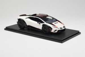 Lamborghini Huracan Sterrato No. 63 Wit TopSpeed 1:18 TS0610 Hars — afbeelding 4 van 6
