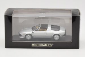 Lamborghini Jalpa Zilver Minichamps 1:43 400103601 Metaal — afbeelding 4 van 4