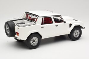 Lamborghini LM002 Wit Kyosho 1:18 GTS18508W Hars — afbeelding 2 van 6