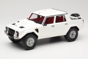 Lamborghini LM002 Wit Kyosho 1:18 GTS18508W Hars