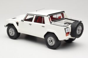 Lamborghini LM002 Wit Kyosho 1:18 GTS18508W Hars — afbeelding 5 van 6