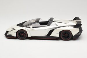 Lamborghini Veneno Roadster Wit Met Rode Lijn Kyosho 1:18 C09502W Metaal — afbeelding 3 van 6