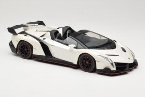 Lamborghini Veneno Roadster Wit Met Rode Lijn Kyosho 1:18 C09502W Metaal — afbeelding 4 van 6