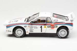 Lancia 037 Martini #1 W. Rohrl / C. Geistdorfer Winner Rally Monte Carlo 1983 Nacht-Versie Kyosho 1:18 08306A Metaal — afbeelding 4 van 8