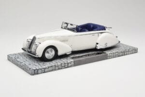 Lancia Astura Tipo 233 Corto Wit Minichamps 1:18 107125330 Hars