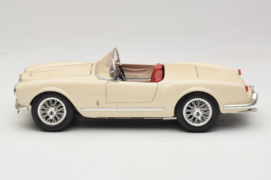Lancia Aurelia B24 Spider Beige Bburago 1:18 3010-M2 Metaal — afbeelding 4 van 8